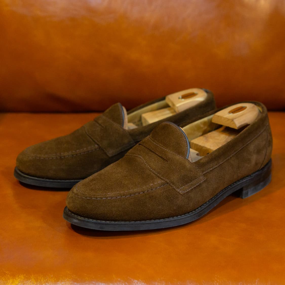 로크 이튼 스웨이드 페니 로퍼 브라운 상품이미지1