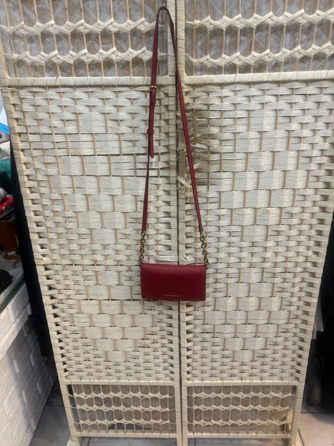 정품 버버리 파우치 체인 크로스백 팝니다 상품이미지1