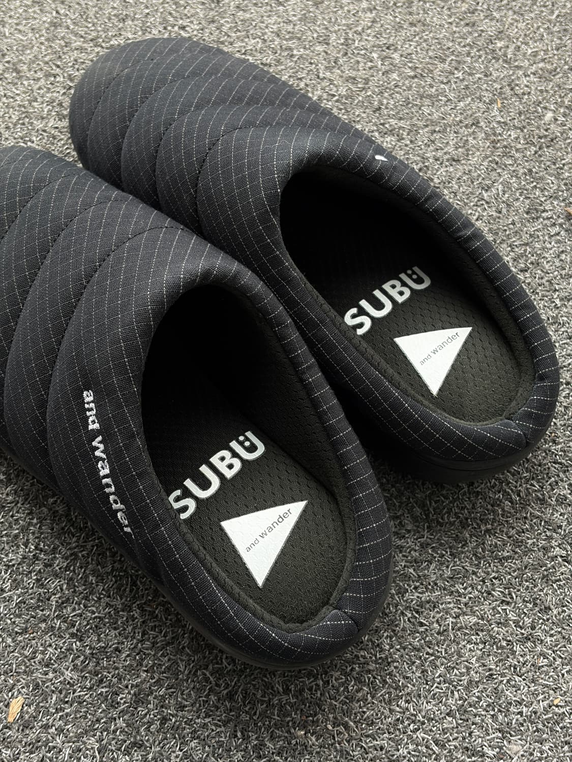 수부 X 앤드원더 패딩 슬리퍼 샌들 SUBU × and wander re 상품이미지4