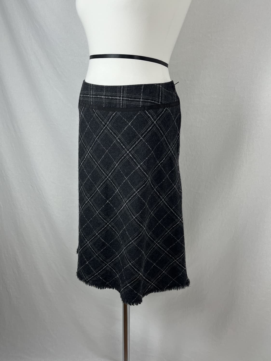 COMME CA ISM 체크패턴 디스디테일 미디스커트  상품이미지1