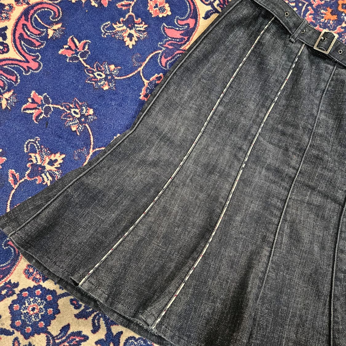 버버리(Burberry) 벨티트 데님 흑청 미디 스커트 36 상품이미지5