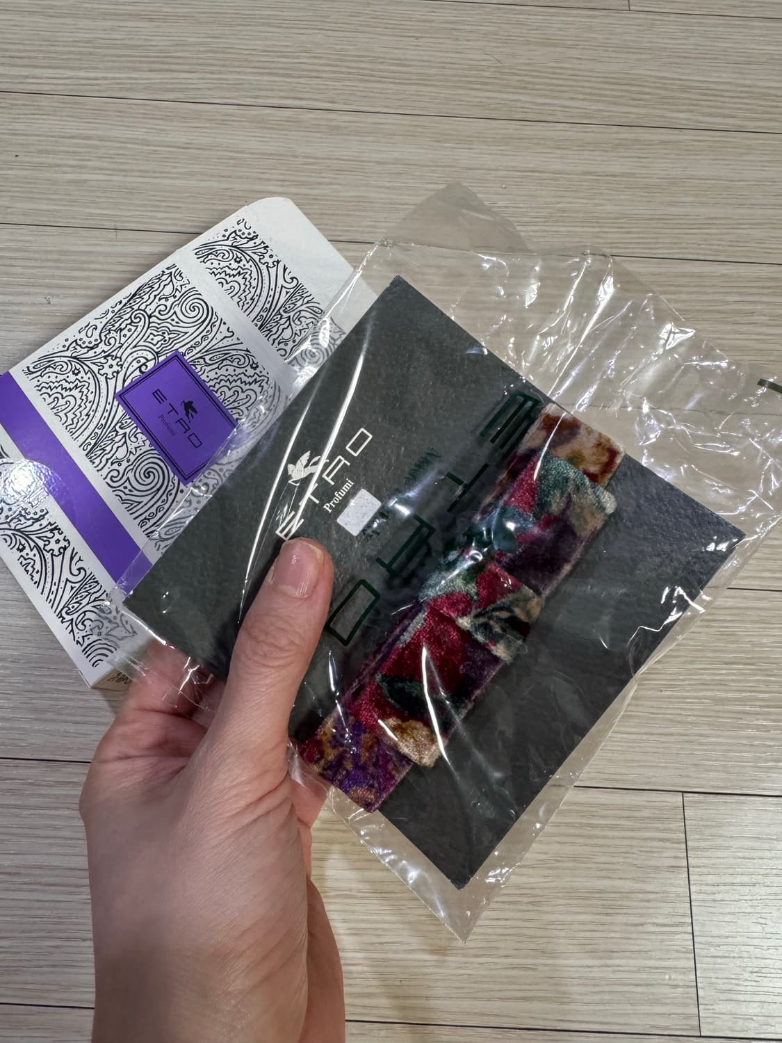 포장째 새상품 정품 에트로 벨벳 헤어핀 머리핀 집게핀 헤어밴드 상품이미지1