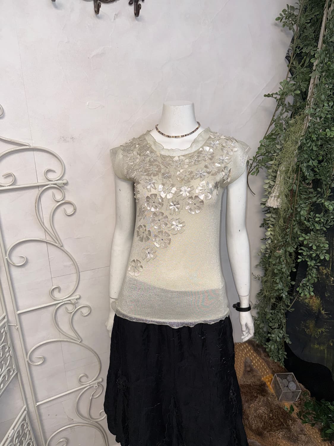 Metallic gold beige glitter flower 슬리브리스 상품이미지6