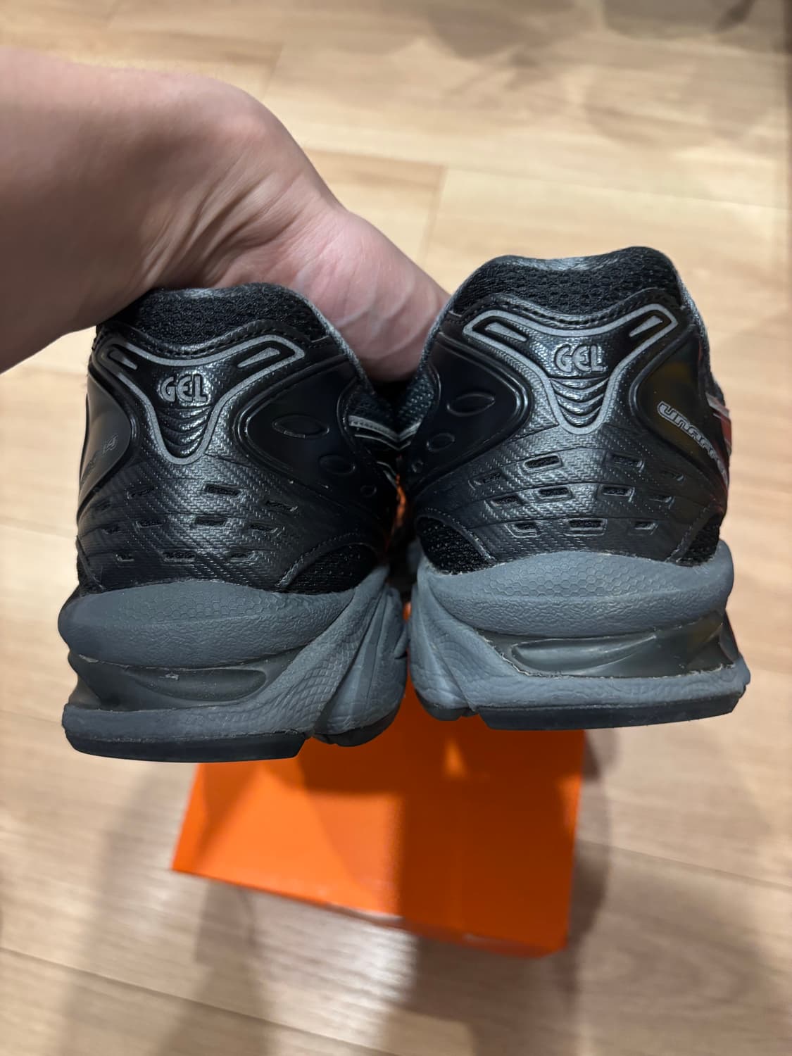 아식스 언어펙티드 젤카야노 14 실버문 270 상품이미지4