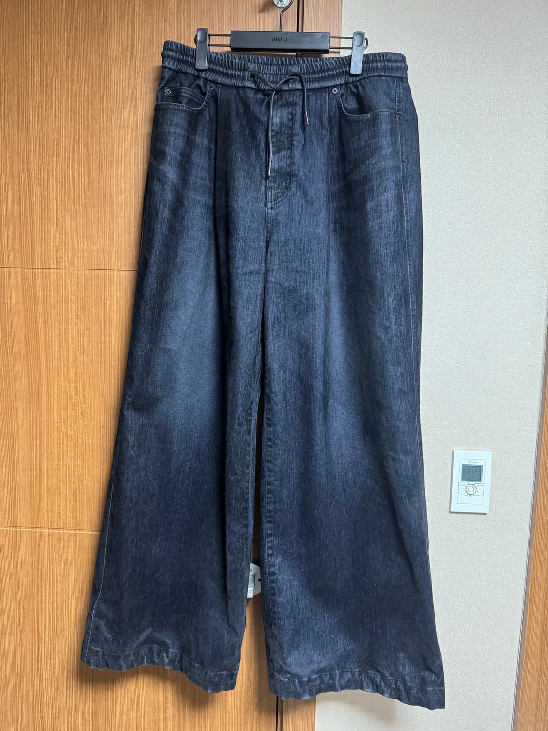 준지 25FW 슬럽벨벳 데님 와이드 팬츠 블랙 48 상품이미지2