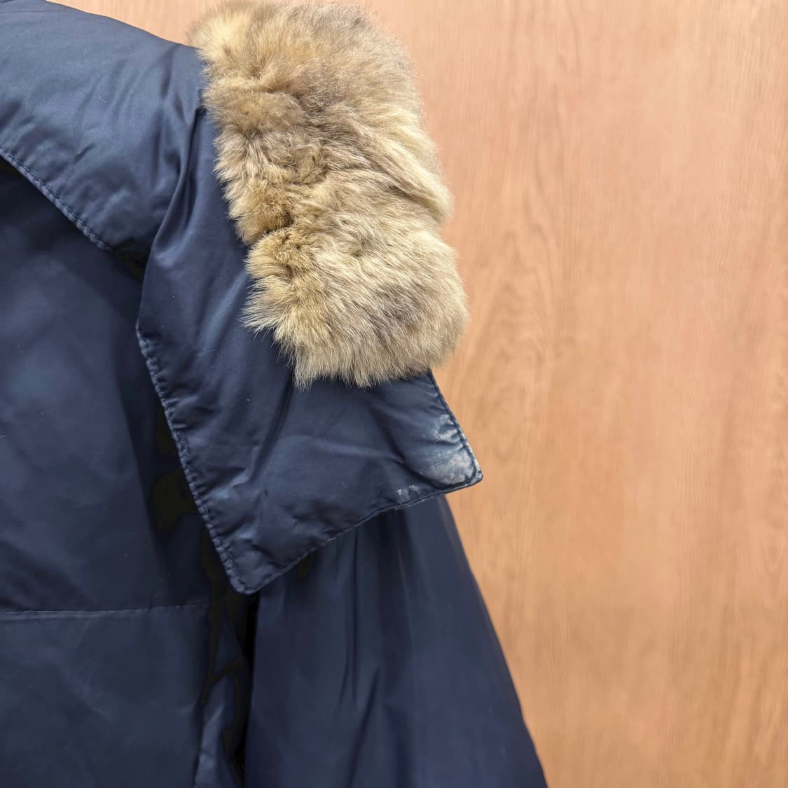 막스마라 위켄드 다운 롱 패딩 코트 후드 카라 퍼 트리밍 디테일 블랙 상품이미지9