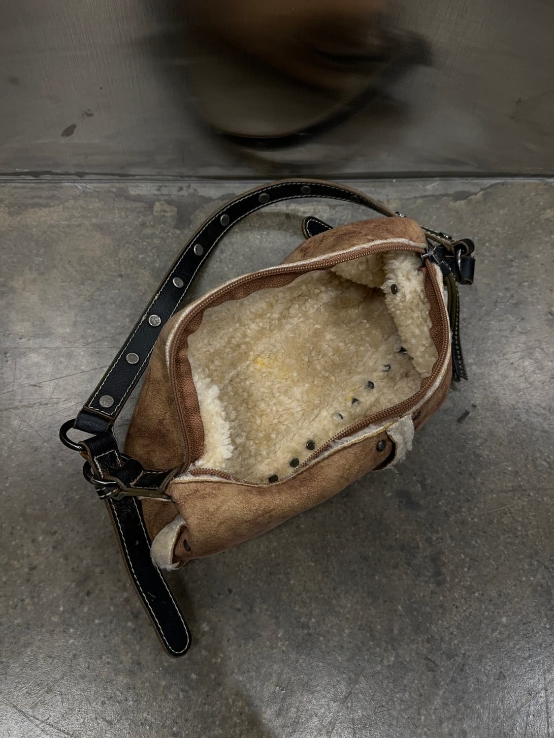 Guess rare suede shoulder bag 상품이미지5