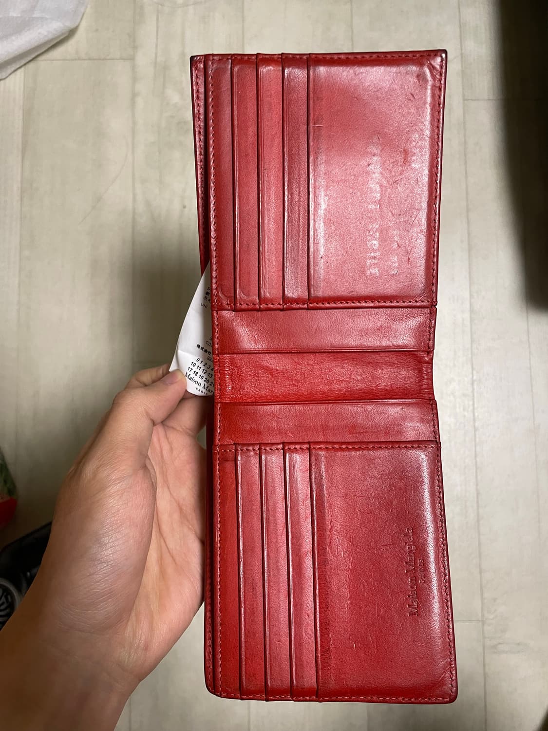 마르지엘라 11 에디션 레드 블랙 3단 반지갑 상품이미지3