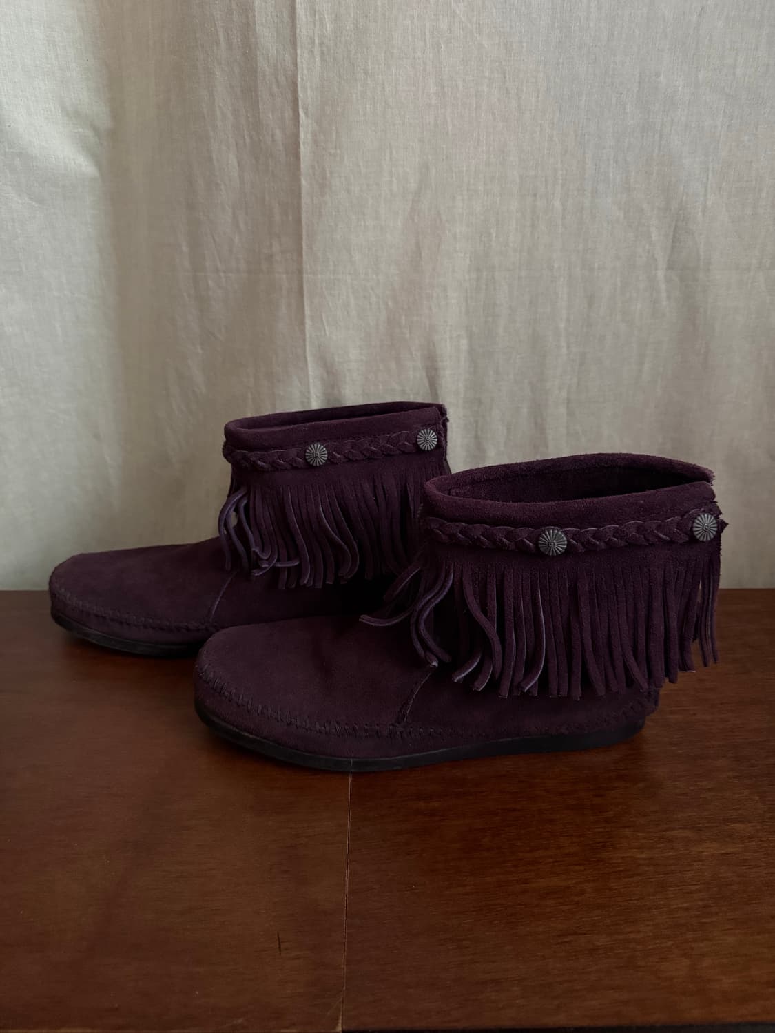 MINNETONKA fringe suede boots 상품이미지1