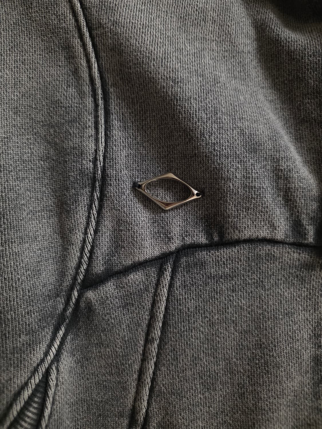 (W) 미스치프 컷 오프 후드 워시드 차콜 - M size 상품이미지7