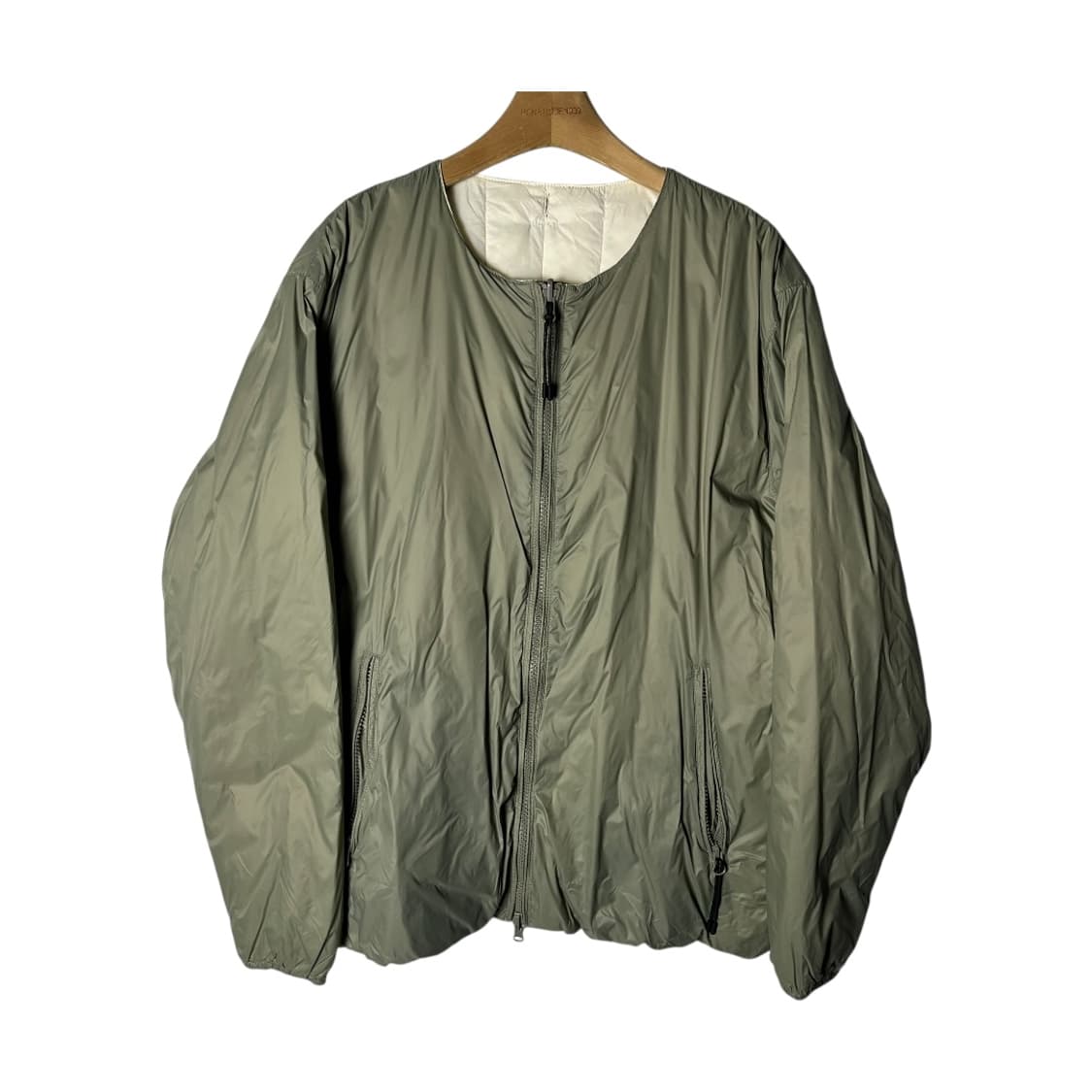 [Taion x Beams] 타이온x빔즈라이트 리버시블 라이트패딩 상품이미지3