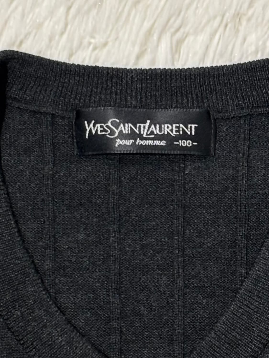 YSL 90’s 스몰로고 브이넥 니트 상품이미지6