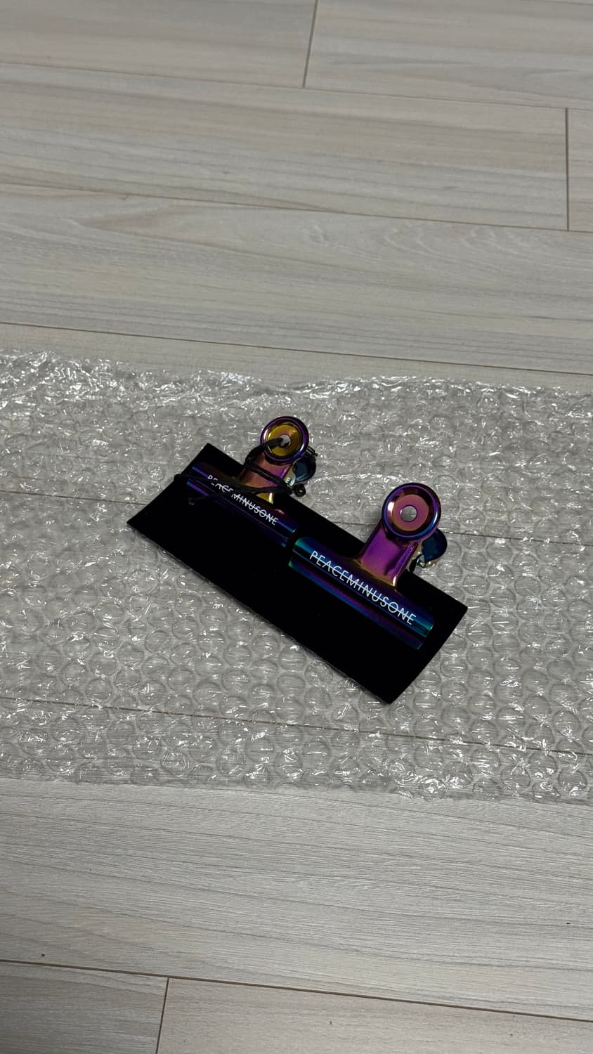 [OS] 지드래곤 GD 피스마이너스원 폴리곤 불독 집게 상품이미지1