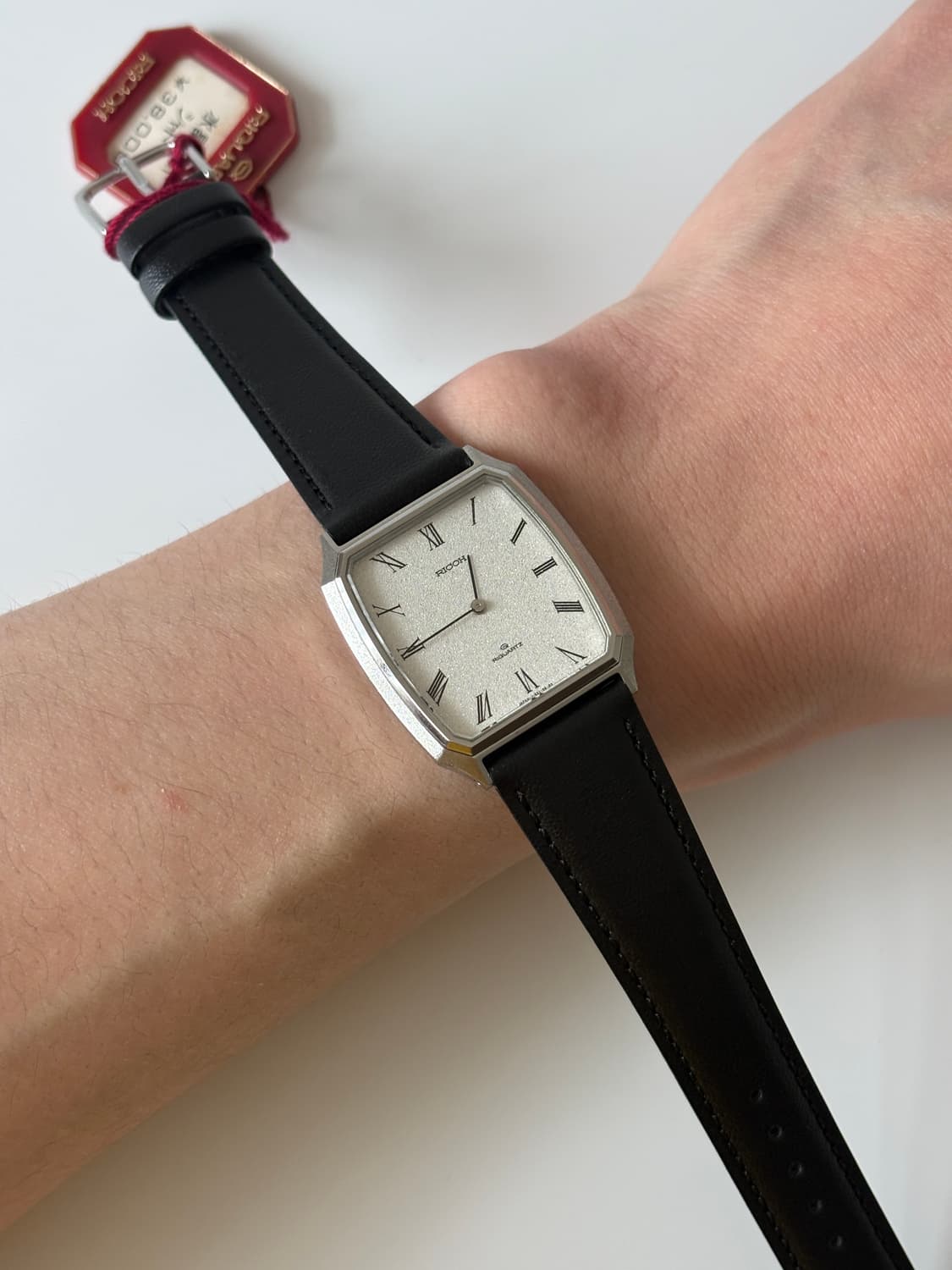 1980년대 펄 텍스처 다이얼 실버 탱크 쿼츠 남성 데드스탁 상품이미지8