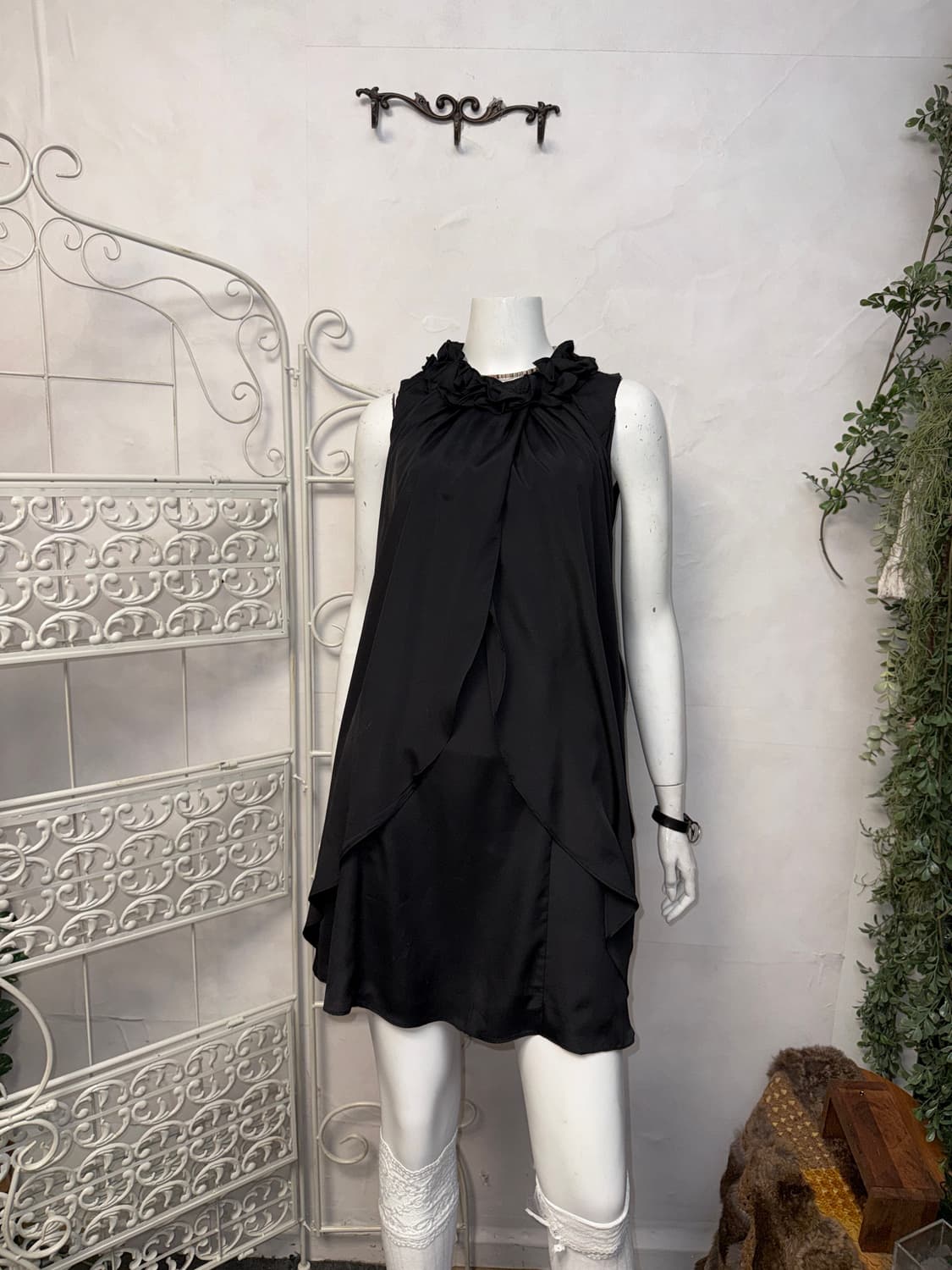 Black satin ruffle shirring layered ops 상품이미지5