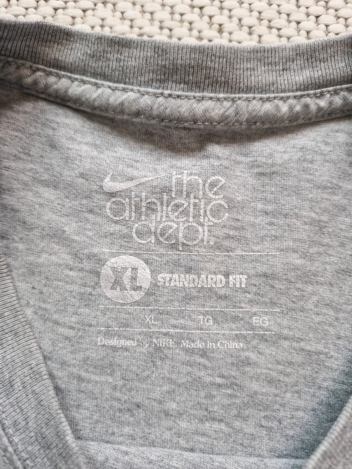 레어템 나이키 스니커즈 니들포인트 반팔티 XL  상품이미지5