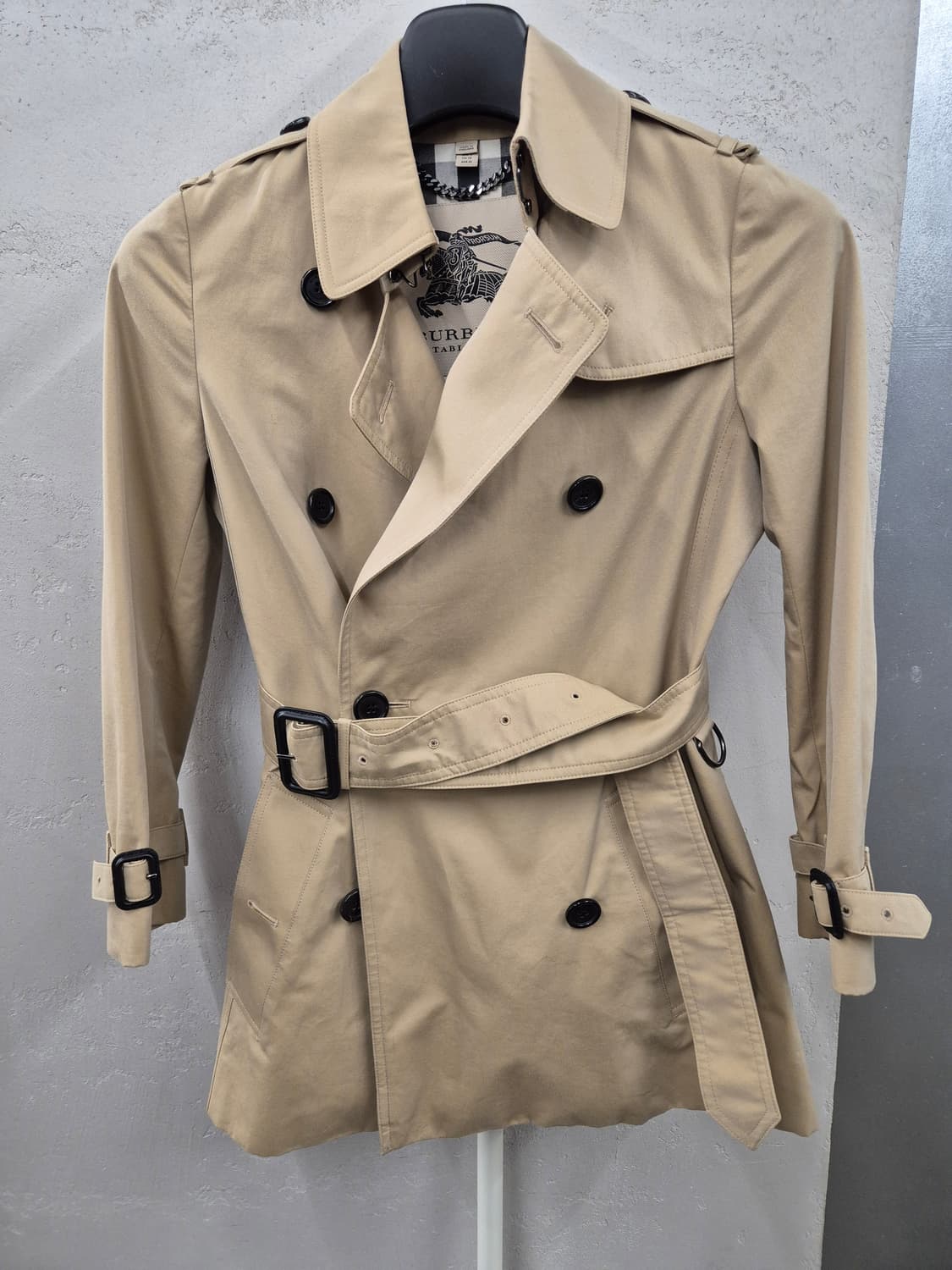 버버리 클래식 트렌치 코트 베이지 상품이미지4