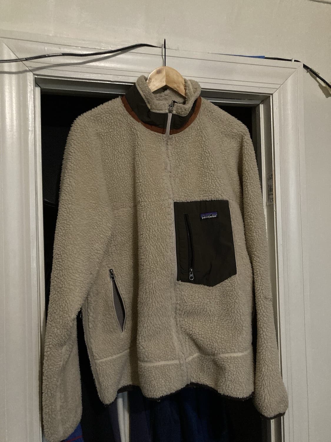 파타고니아 클래식 레트로-X 플리스 자켓 내추럴/애쉬 탄 상품이미지1