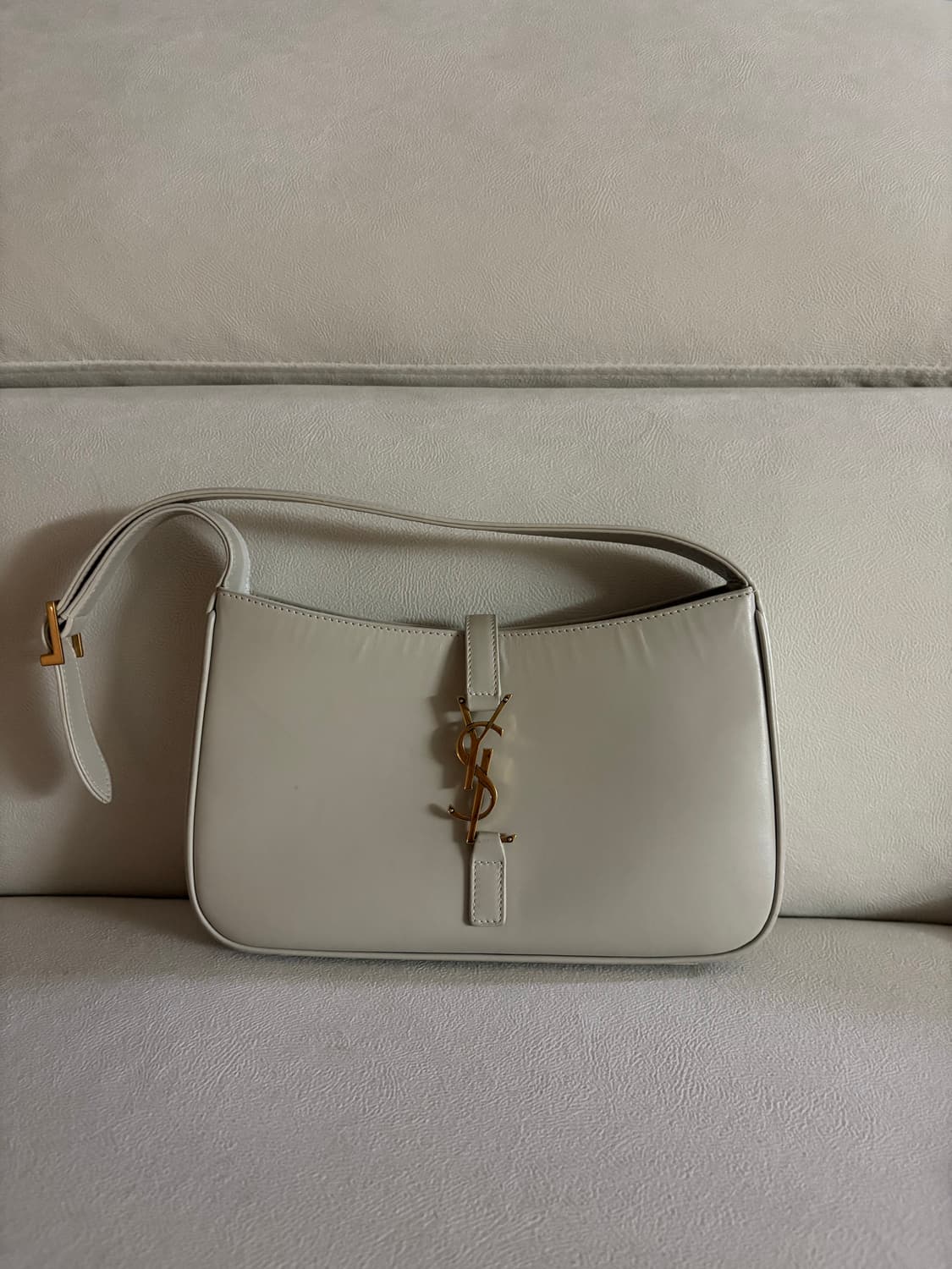 생로랑 호보백 (풀박) 상품이미지1