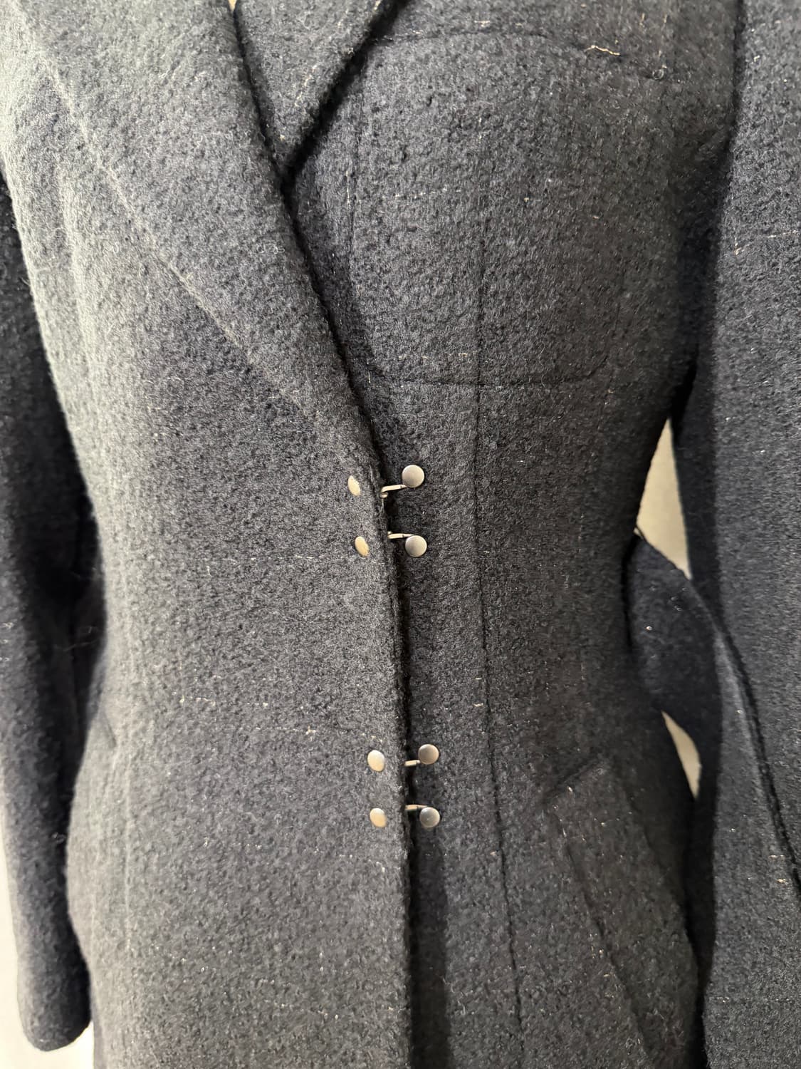 에고이스트 테일러드 카라 벨티드 자켓 (제트 블랙) - 미착용 새상품 상품이미지4