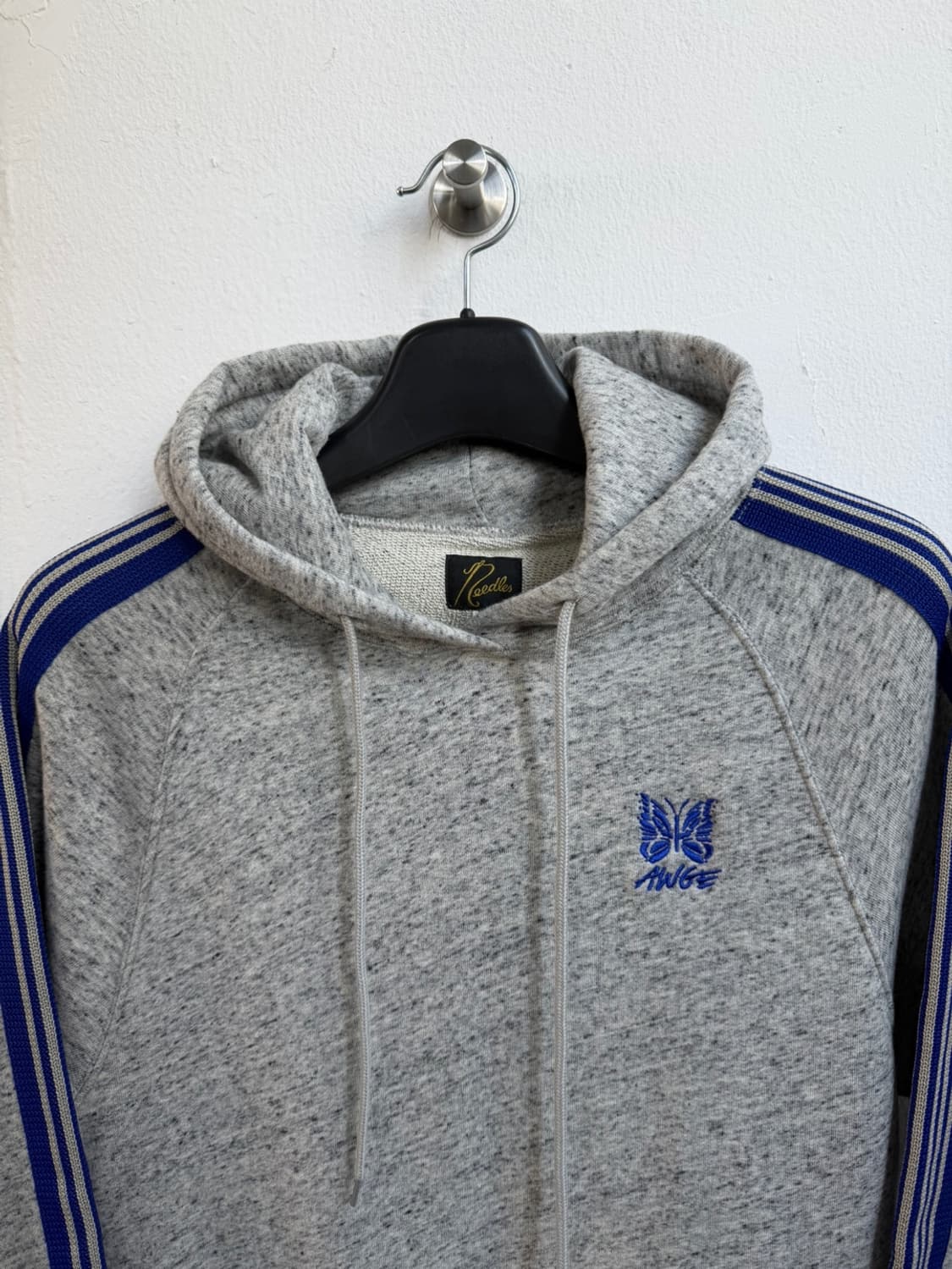 니들스 x AWGE 자수 후드 티셔츠  상품이미지3