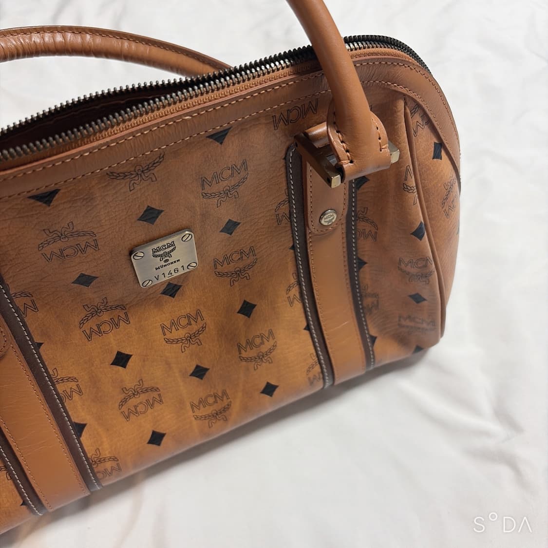 MCM 엠씨엠 로고 프린팅 토트백 상품이미지3