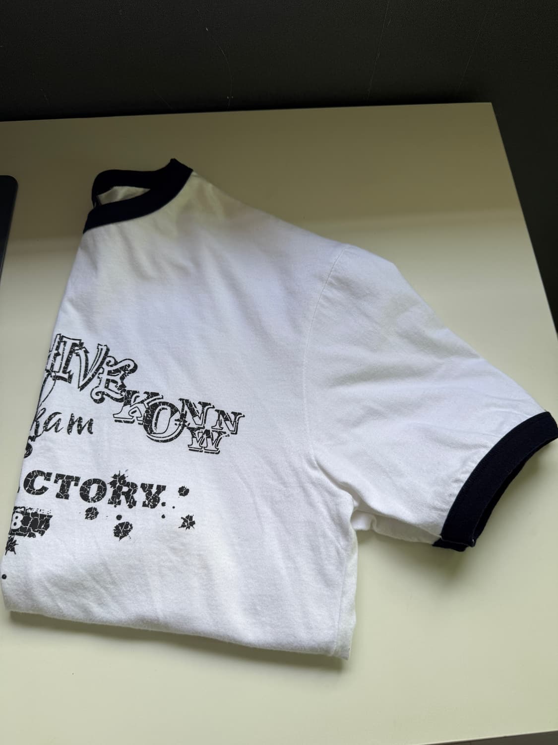 아캄 링거 반팔 티셔츠 상품이미지2