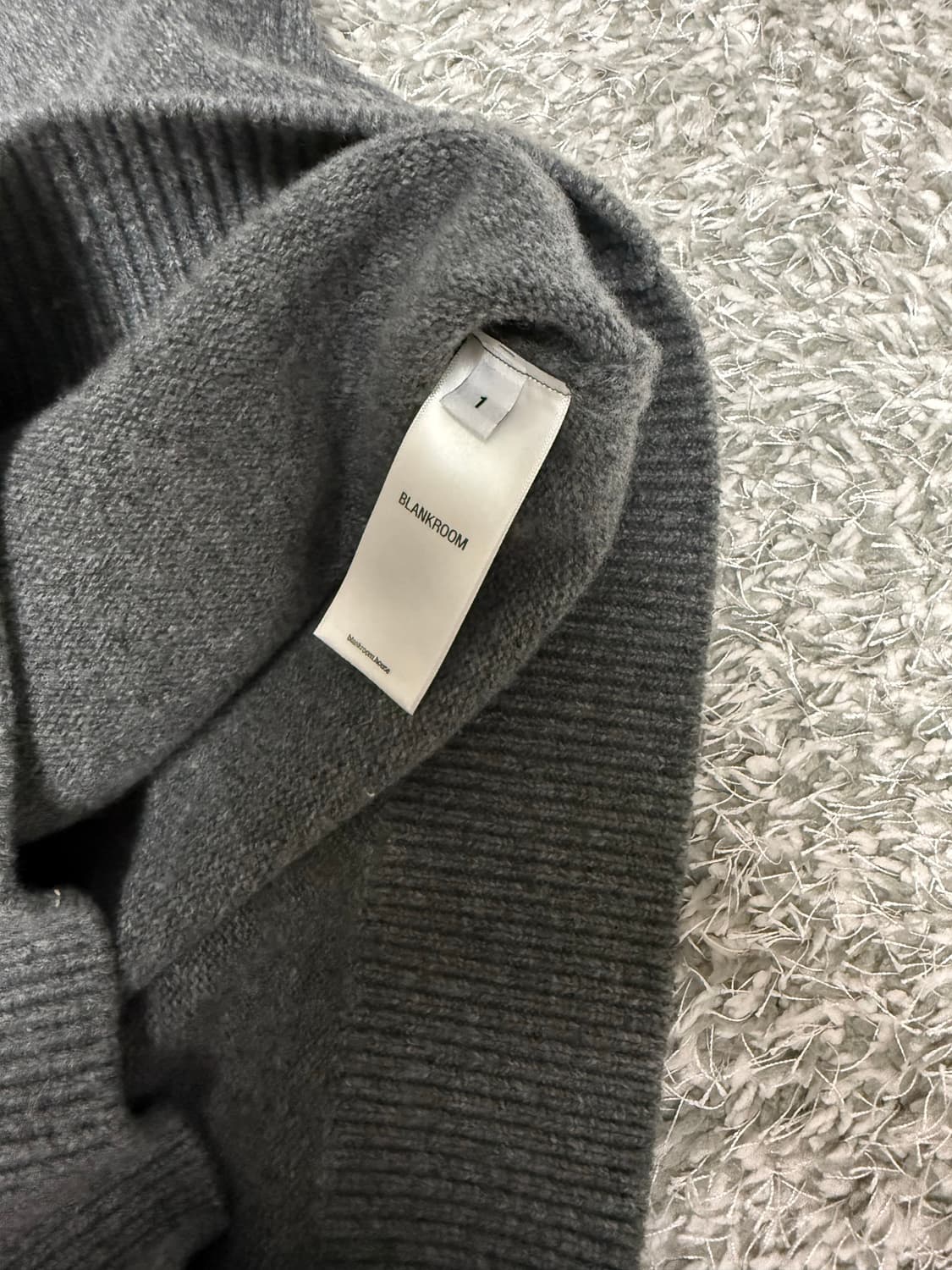 블랭크룸 브이넥니트_MELANGE GRAY 상품이미지3