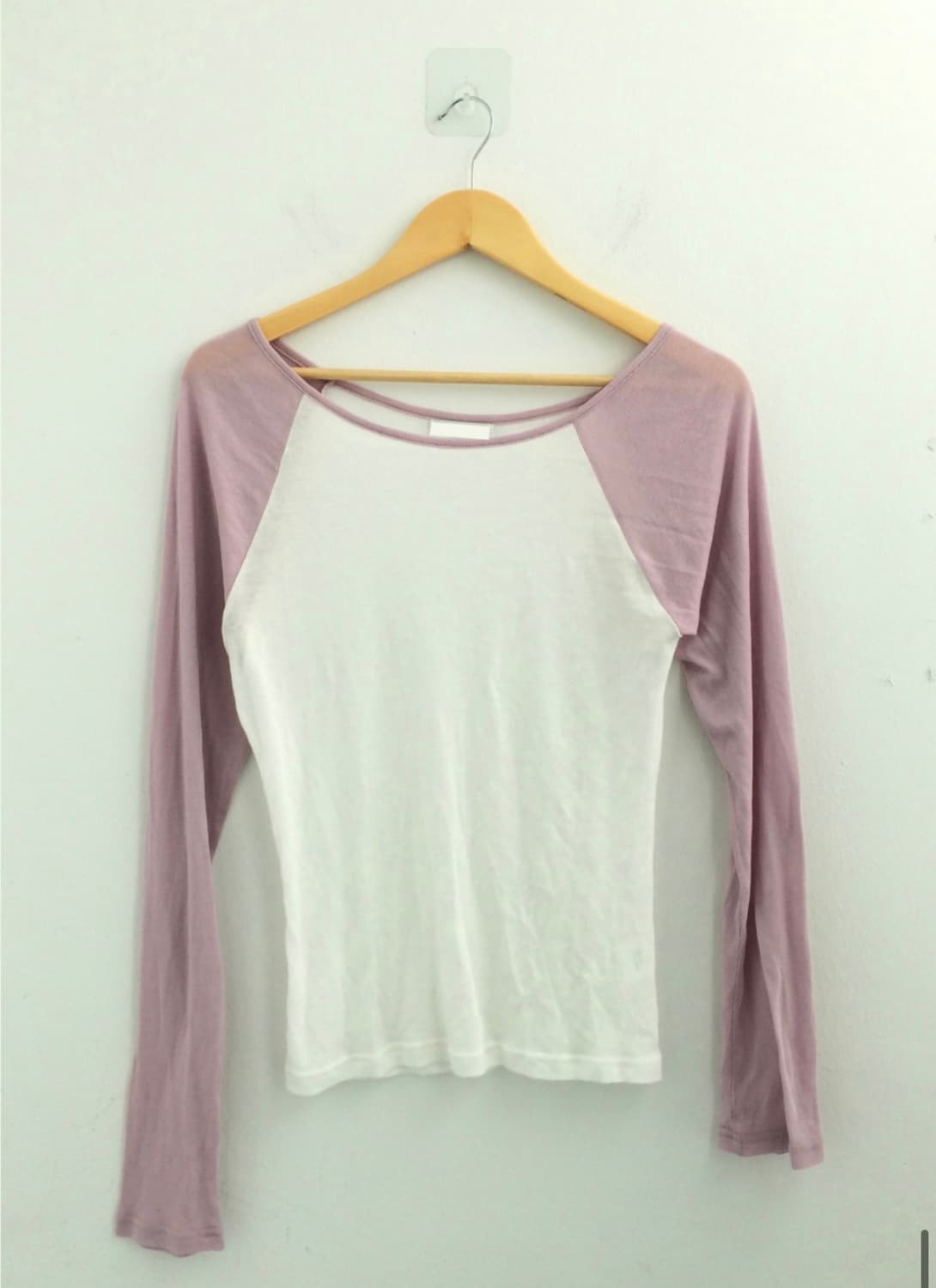 너의빈/루즈무드 오픈숄더 롱 슬리브 티셔츠 핑크 상품이미지3