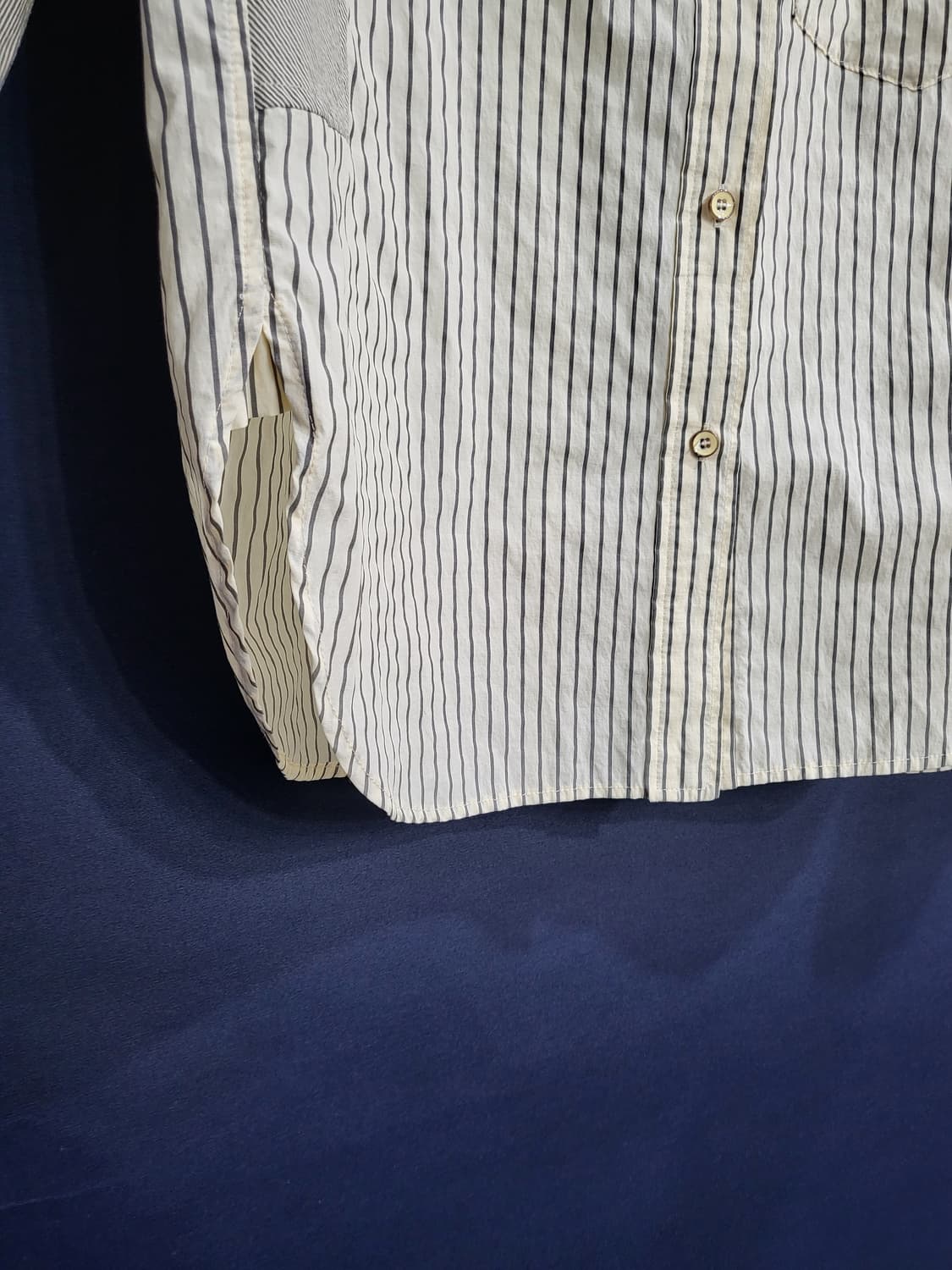 한섬 시스템 스트라이프 시어서커 셔츠블라우스 상품이미지4