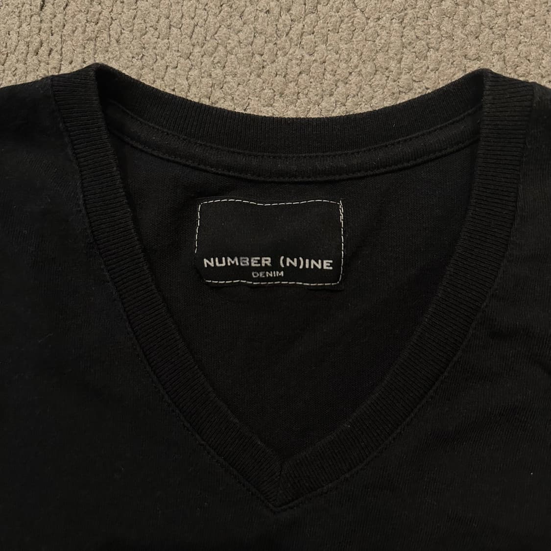 넘버나인 NUMBER (N)INE 블랙 V넥 포켓 티셔츠 상품이미지4
