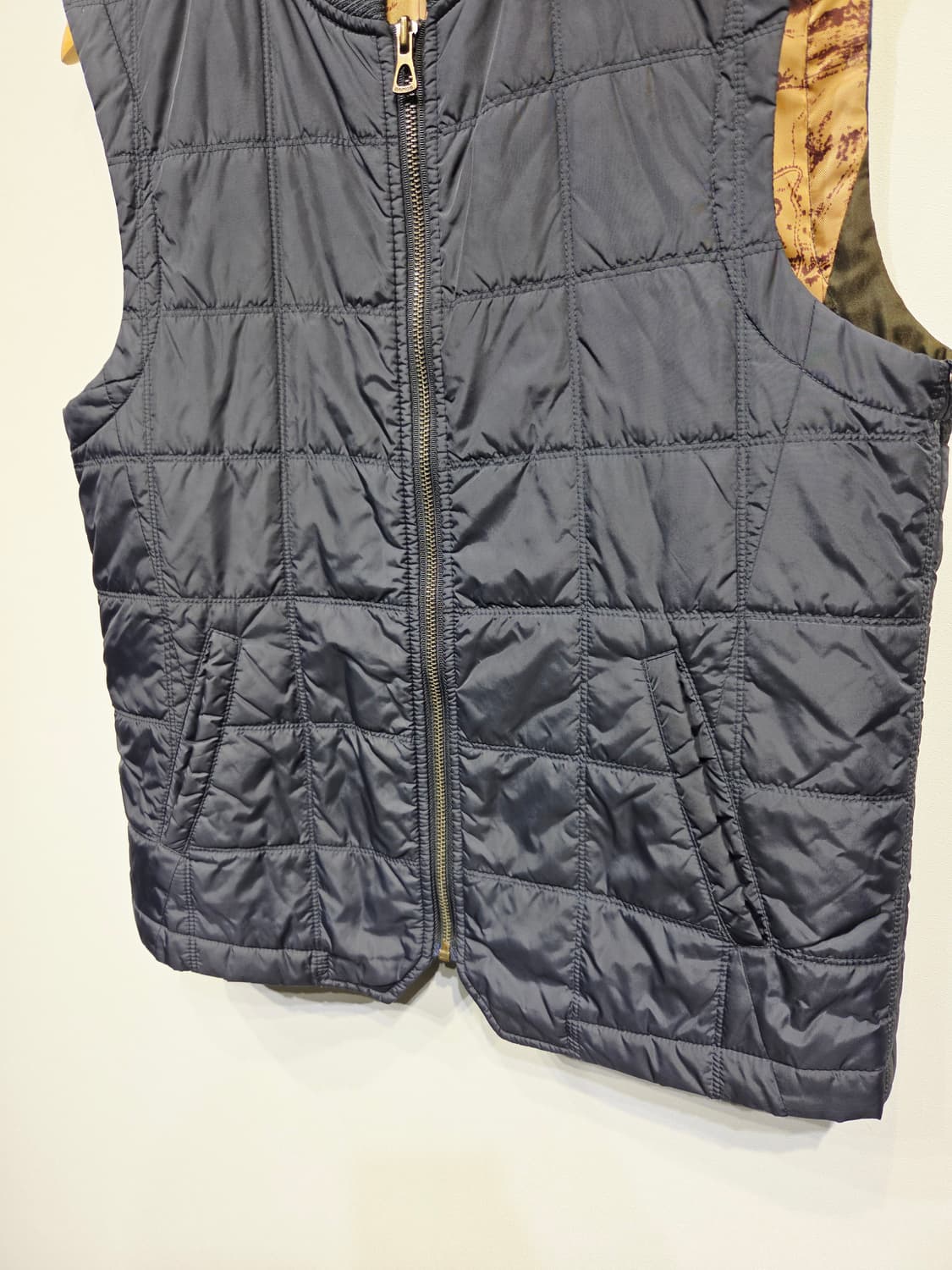 시리즈 스퀘어 퀼팅 패딩 조끼 네이비_100 상품이미지4