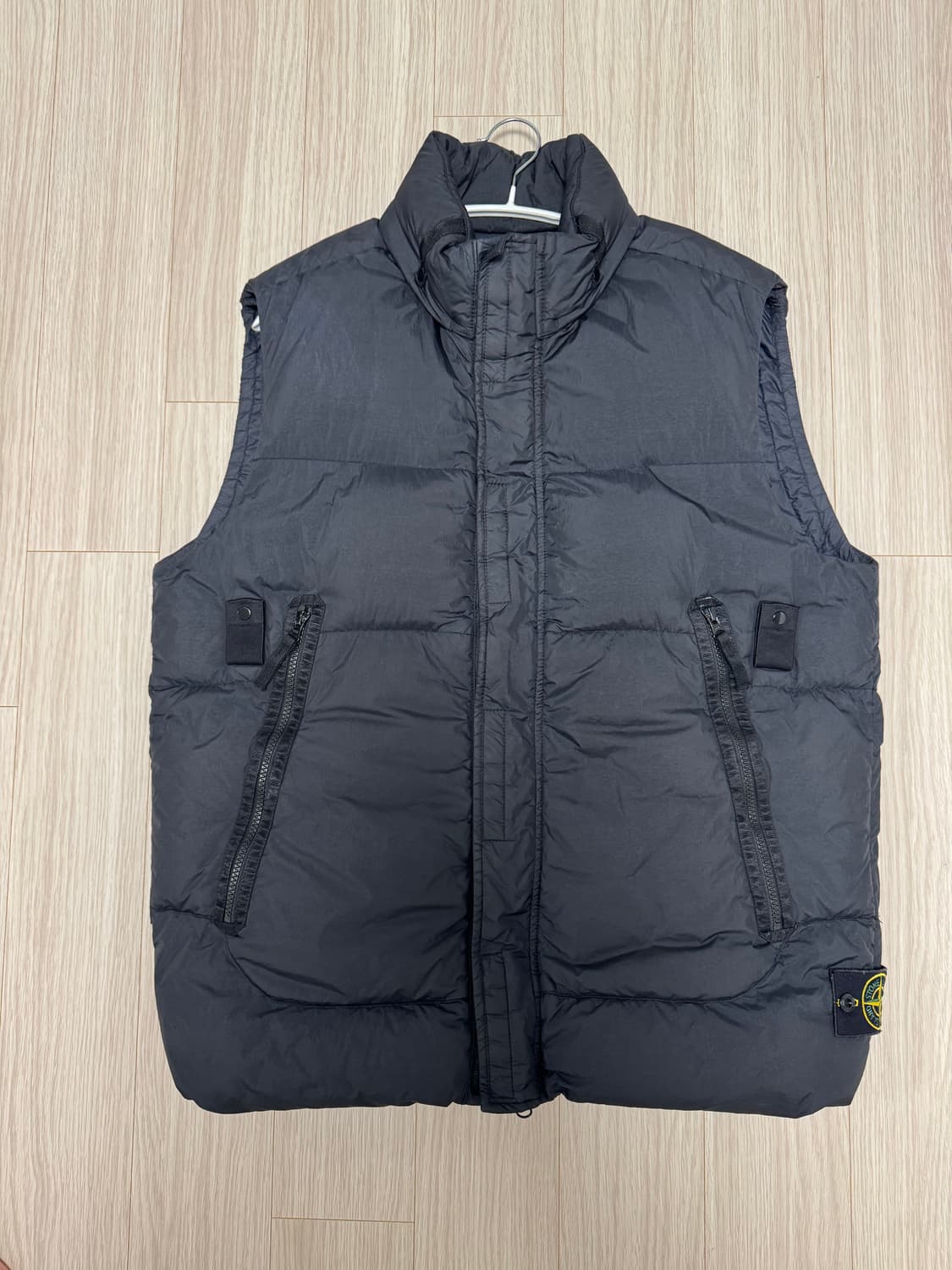 스톤아일랜드 크링클랩스 21fw 패딩 조끼 L사이즈 팝니다. 상품이미지1