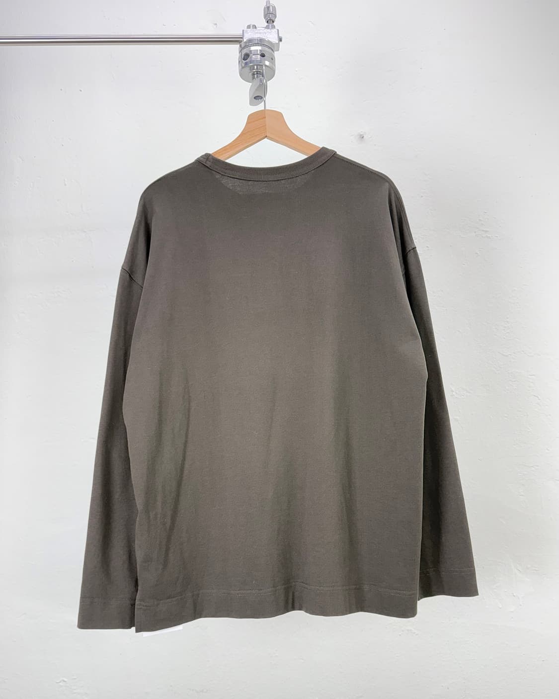 르메르 카키 원 포켓 롱 크루넥 슬리브리스 상품이미지6