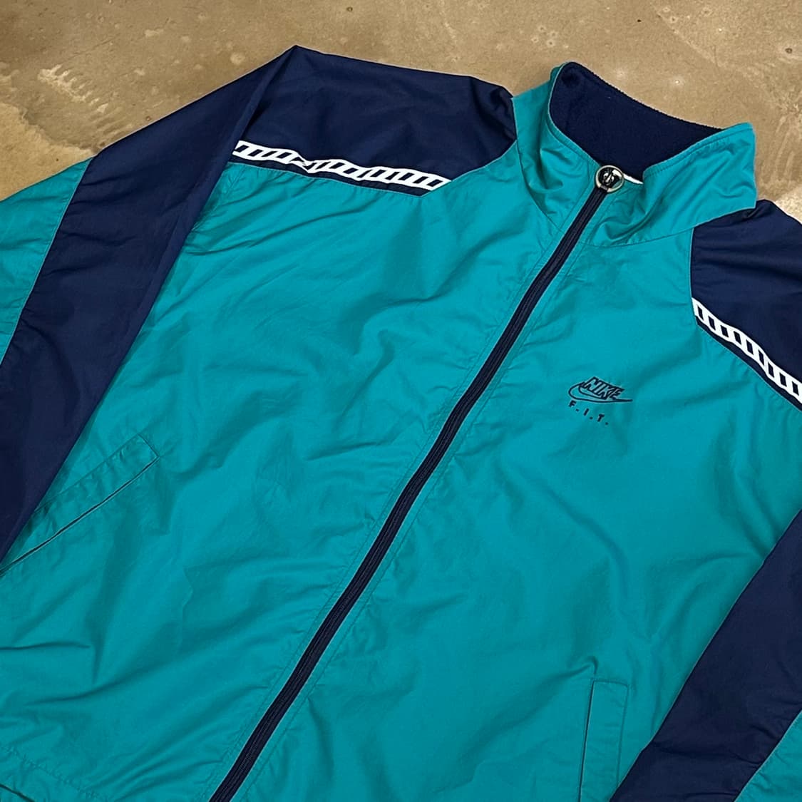 100 나이키 F.I.T. 테일윈드 바람막이 상품이미지1
