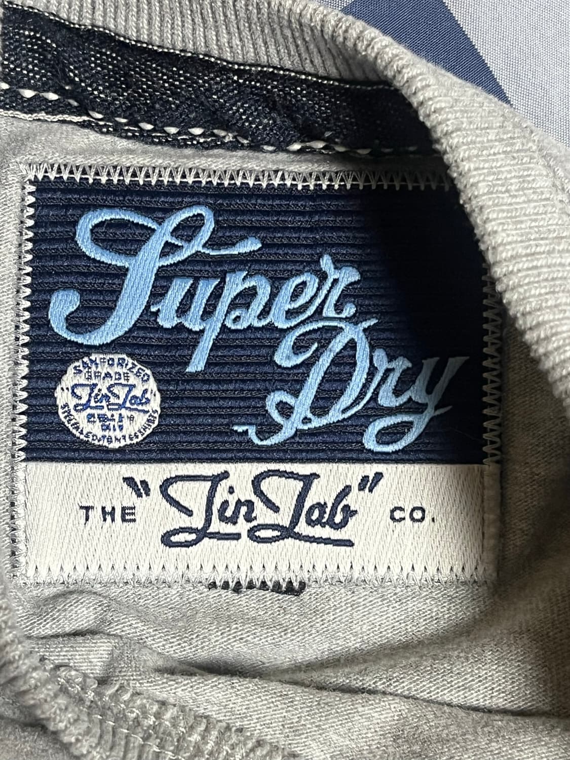 무신사 Superdry 남성 반팔티 그레이 M 상품이미지4