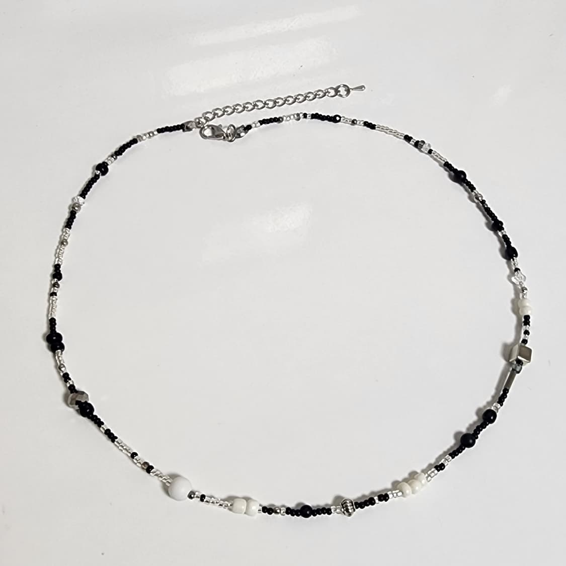 남자 블랙 앤 화이트 흰볼 목걸이 상품이미지2