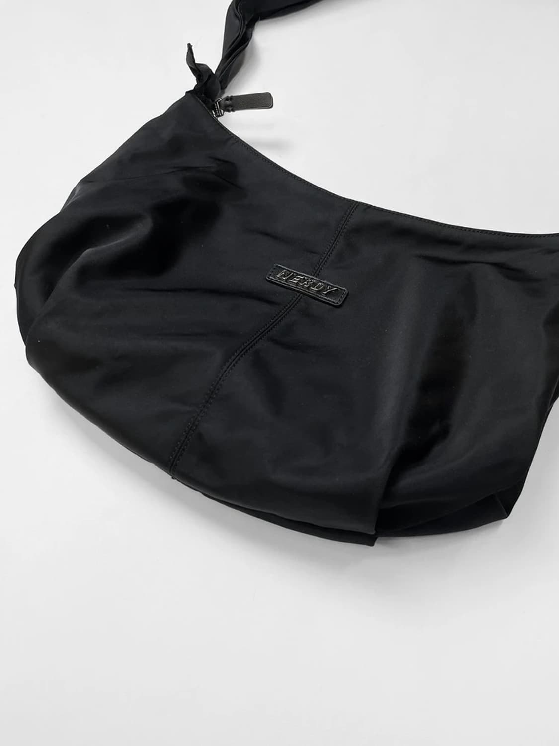 널디 NERDY 노티드 호보 크로스백 A1589    상품이미지3