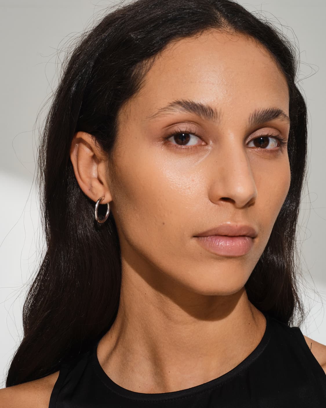 톰우드 클래릭 후프 이어링 미디엄 상품이미지3