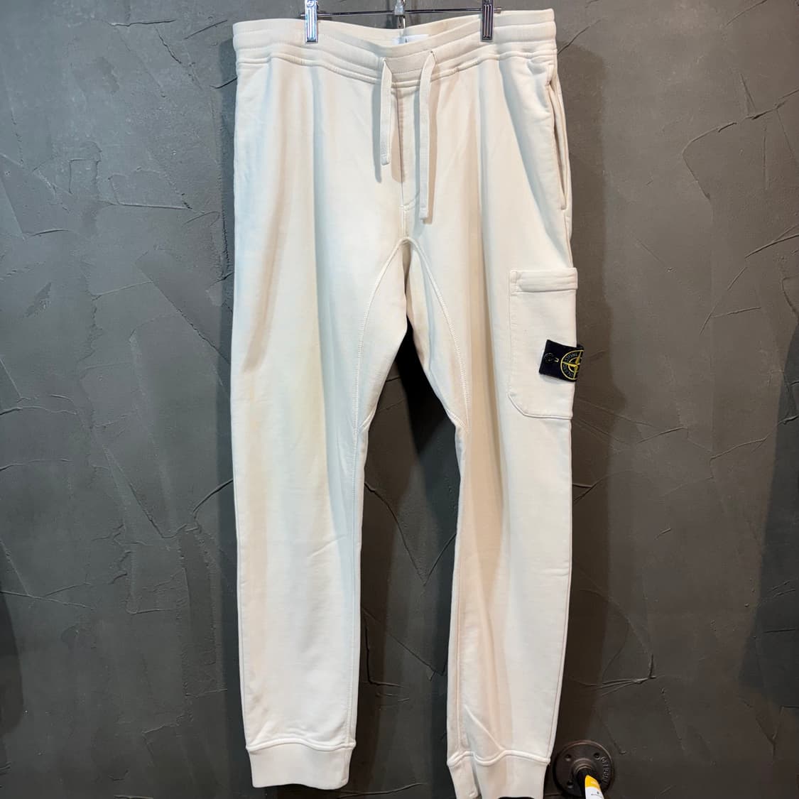 [XL] STONE ISLAND 스톤 아일랜드 화이트 조거 스웻 팬츠 상품이미지1