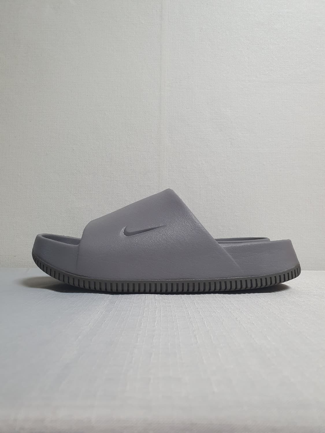 택포가 270mm 나이키 캄 슬라이드 그레이 슬리퍼 상품이미지1