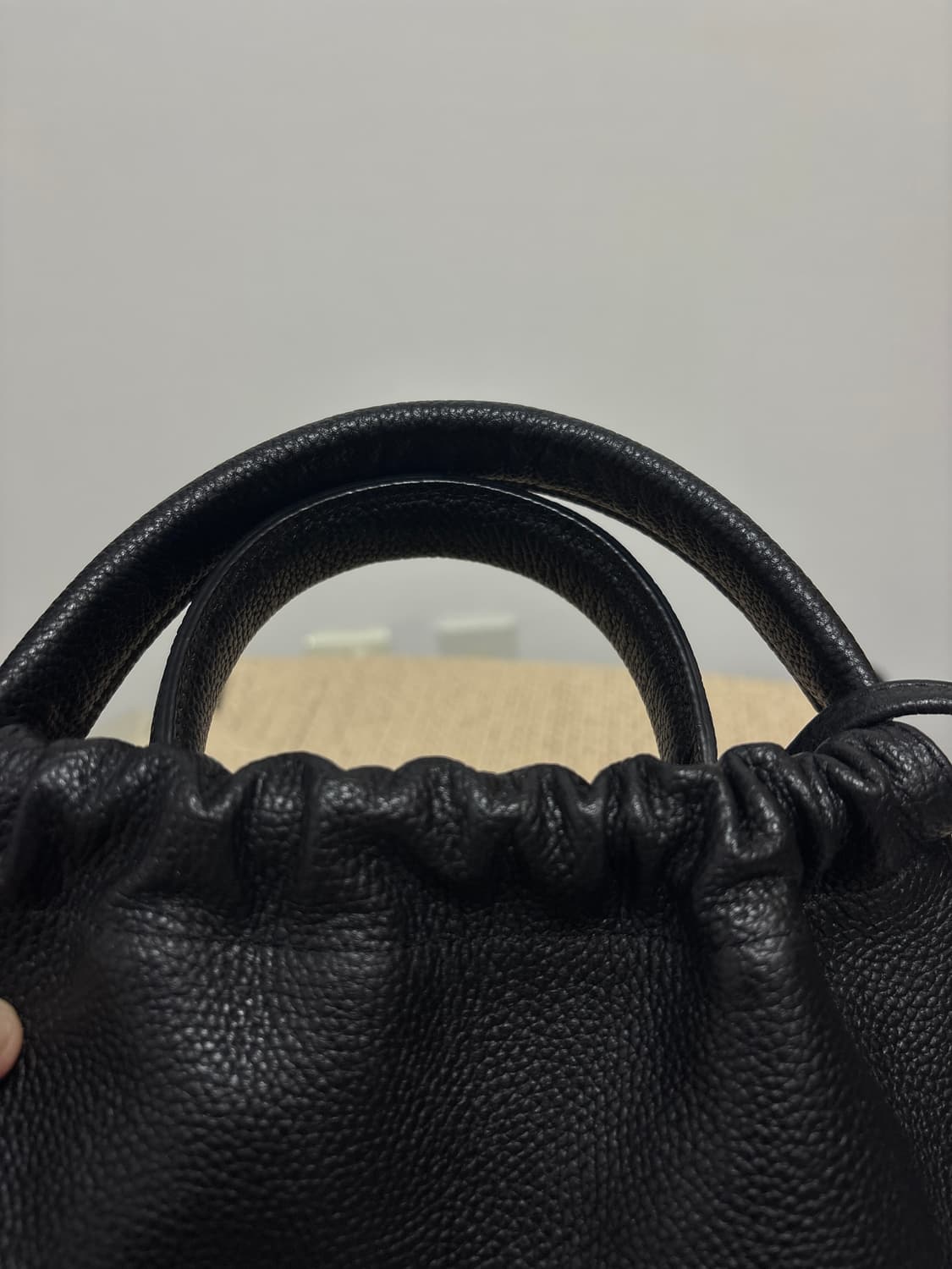 쥬바인 TRI-Bag small black 숄더 토트백 상품이미지5