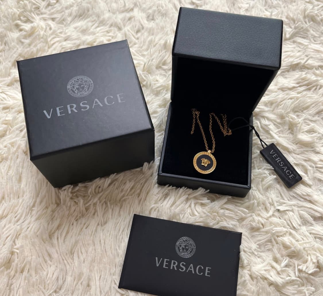 베르사체 메두사 목걸이 상품이미지1