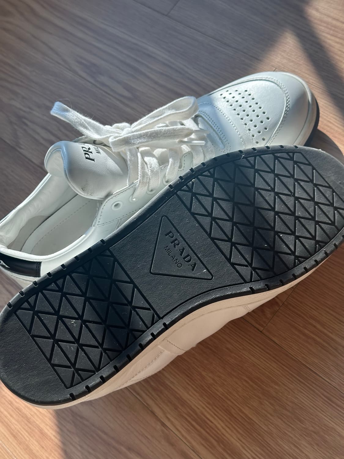 프라다 스니커즈 상품이미지3