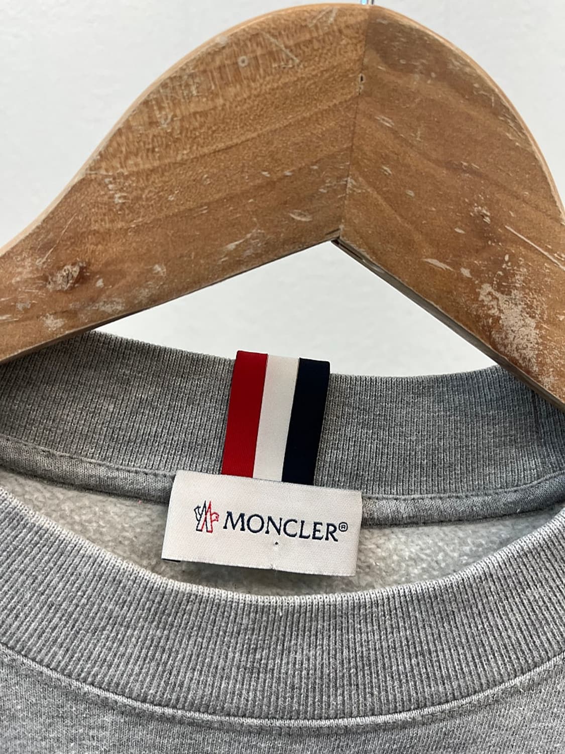 95) 몽클레어 빅와펜 맨투맨  상품이미지7