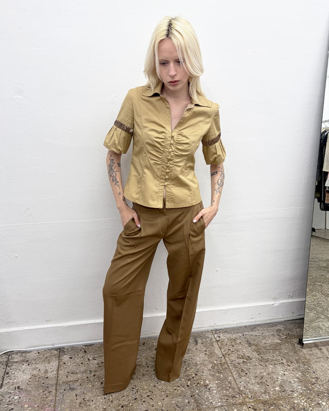 리츠코 시라하마 셔링 디테일 하프 셔츠 상품이미지5