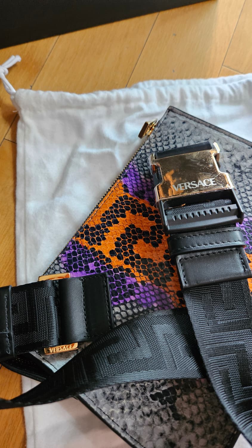 베르사체 파이톤 크로스백 가방 정품 신품 130만짜리 상품이미지5
