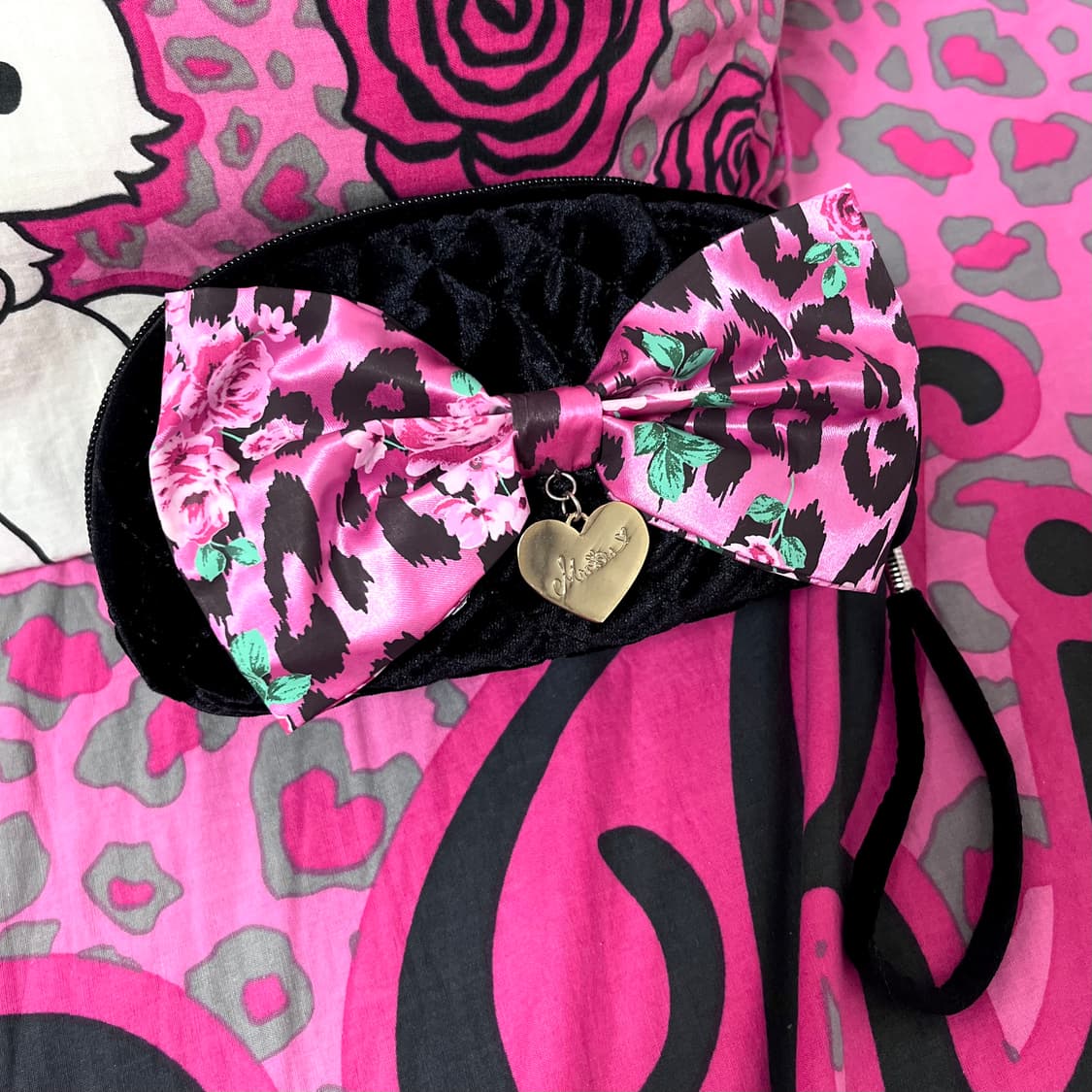 MA*RS마즈 블랙핑크 로즈 레오파드 리본 퀼팅 파우치 히메오네갸루 핀터 상품이미지1