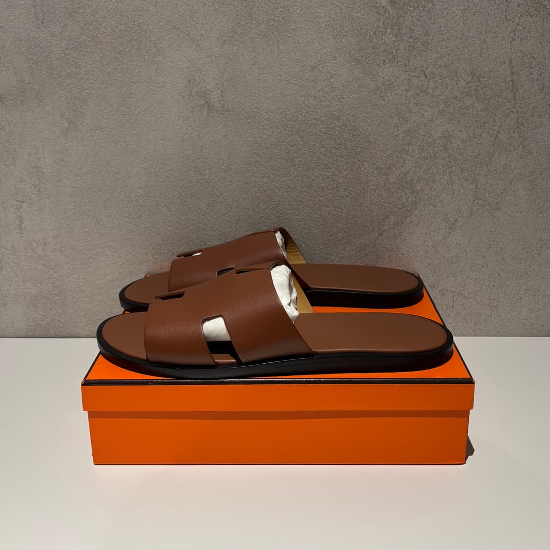 A+ / 43 (270-275) 에르메스 이즈미르 슬리퍼 브라운 상품이미지3