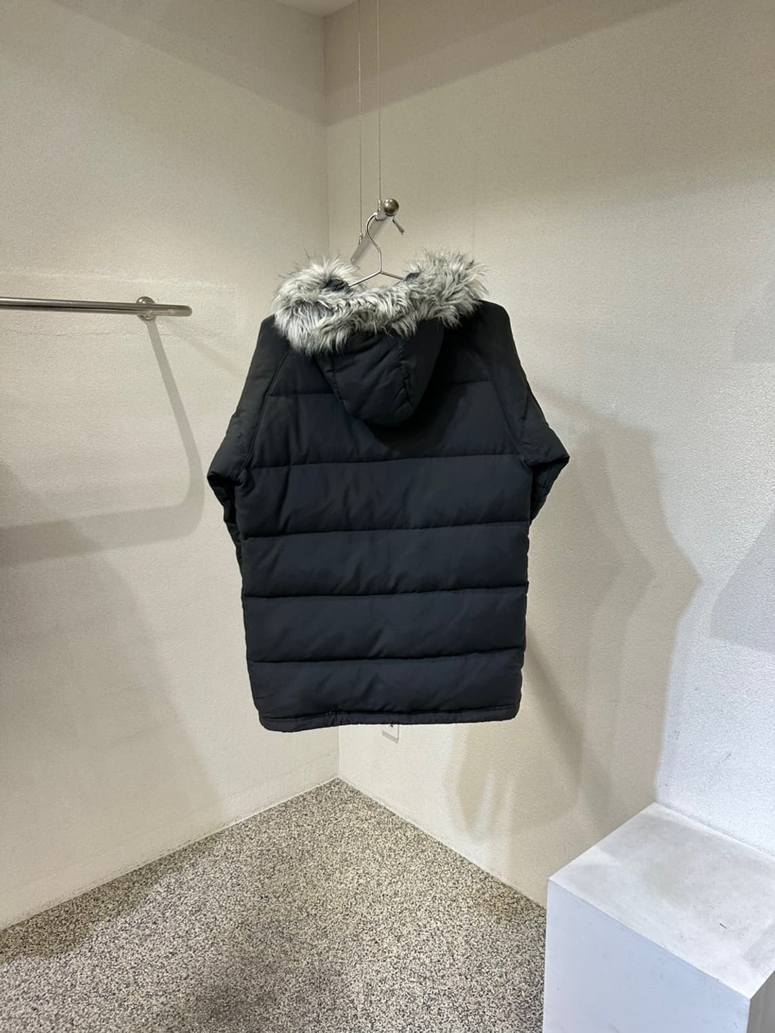 아디다스 후드 퍼 덕다운 패딩 상품이미지2